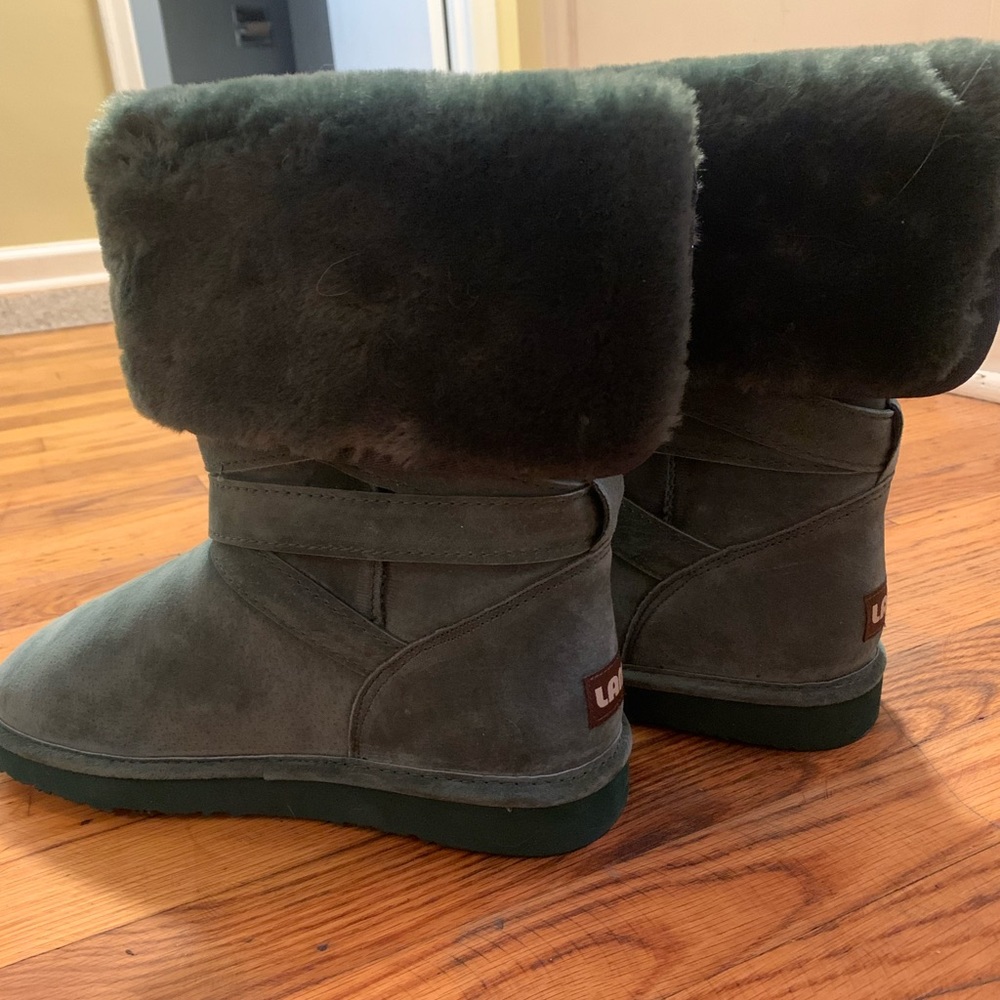 Iams green boots